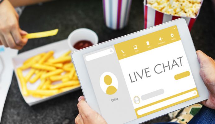 How to increase travel website bookings with live chat